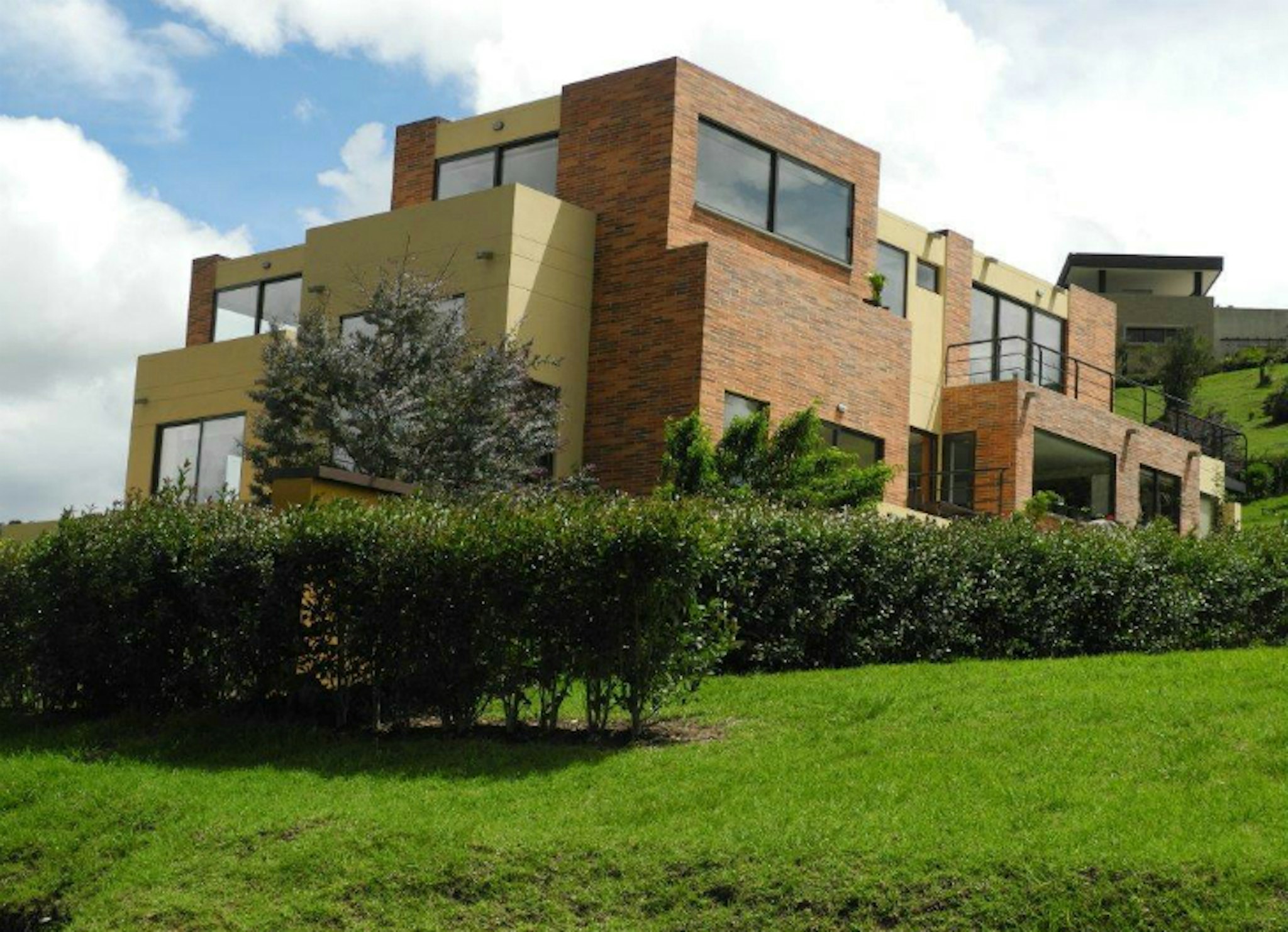 Image Beneficios de comprar vivienda en municipios cerca de Bogotá